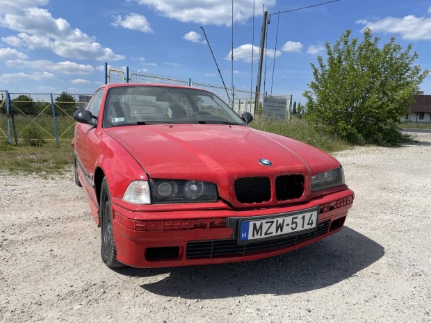 BMW 328i.......