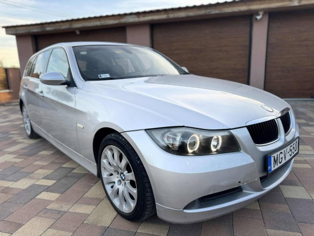 BMW 330d Touring Nagy navi.bőr.xenon