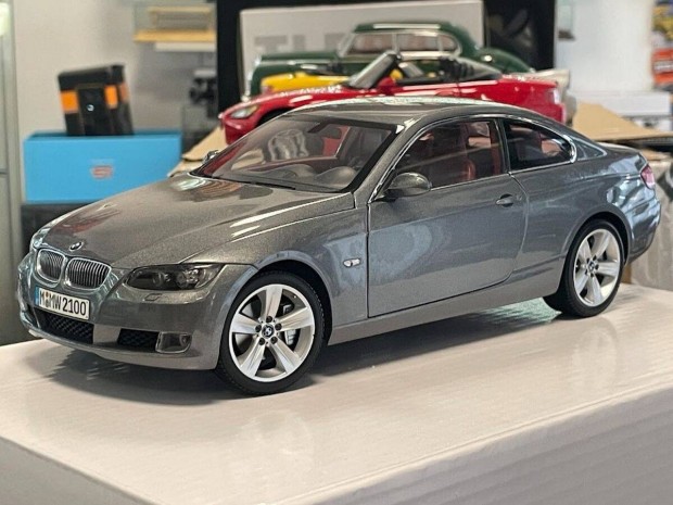 BMW 330i E92 2006 1:18 Kyosho Dealer Edition 80430407220