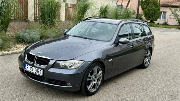 BMW 3-AS Sorozat 318d Touring