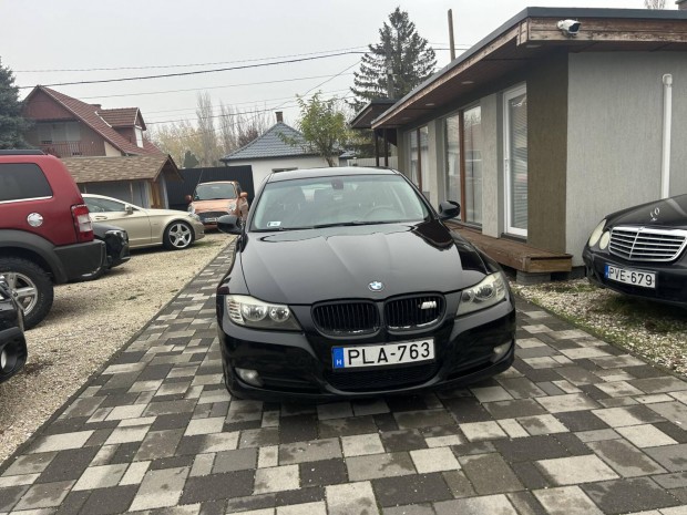 BMW 3-AS Sorozat 318d Touring