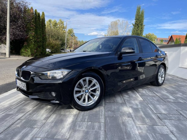 BMW 3-AS Sorozat 318d (Automata)