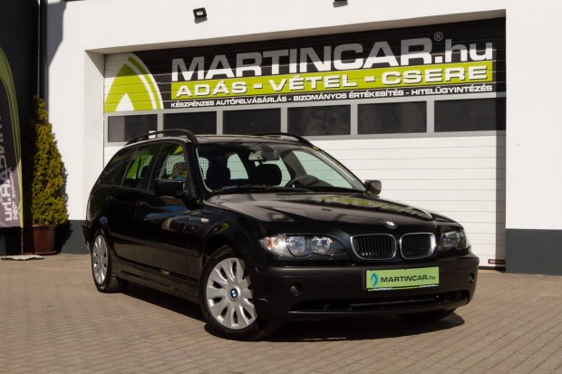 BMW 3-AS Sorozat 320d Touring Cosmosschwarz Met...