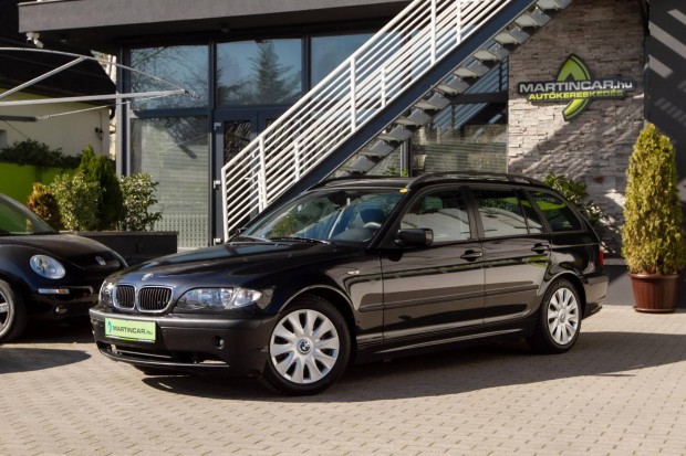 BMW 3-AS Sorozat 320d Touring Cosmosschwarz Met...