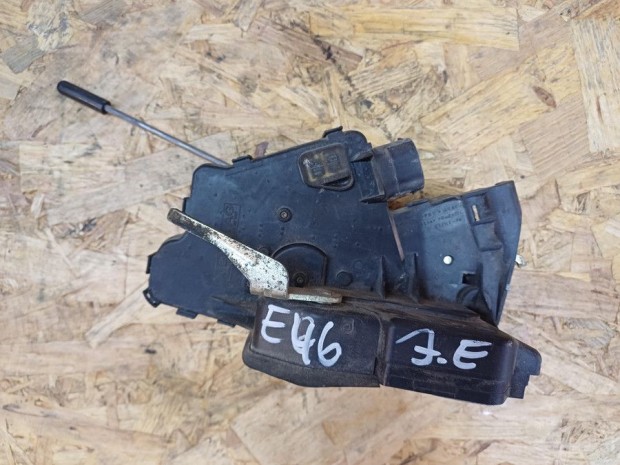 BMW 3 E46 (2000-2005) Jobb Els� Ajt� k�zpontiz�r