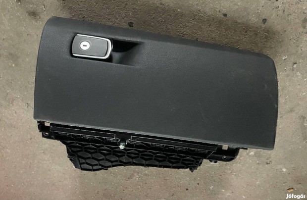 BMW 3 F30 F31 F35 Keszty�tart� posta megoldhat�