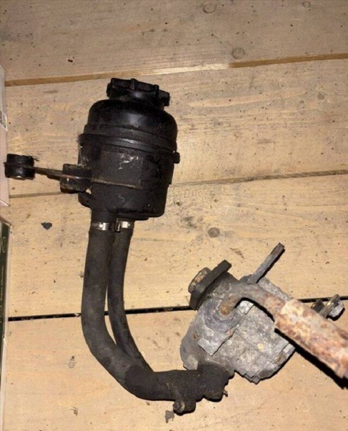 BMW 3-as sorozat E36 szerv szivatty s tartly