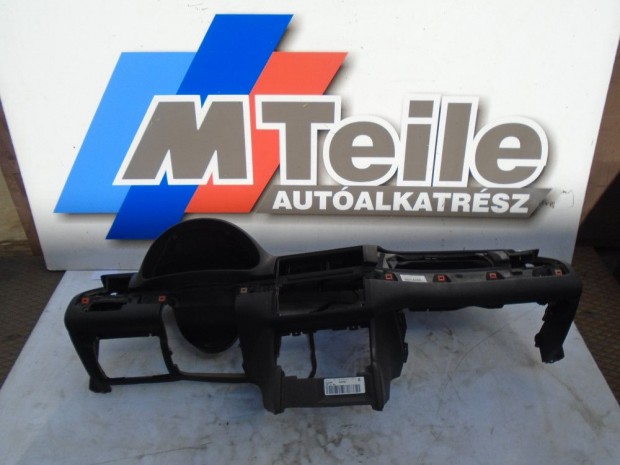 BMW 3-as sorozat E46 M�szerfalp�rna (bontott)