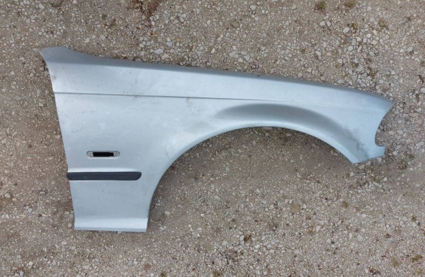 BMW 3-as sorozat E46 jobb első sárvédő. Limuzin, kombi