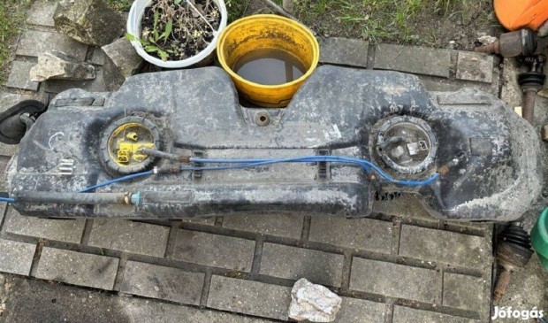 BMW 3-as sorozat e36 compact tank + szintjelz�