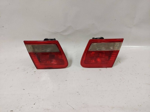 BMW 3 e46 touring kombi hátsó lámpa csomagtér ajtó csomagtérajtó
