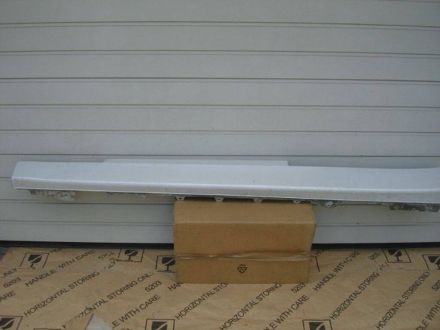 BMW 4-es F32 F33 LCI Bal küszöb borítás Spoiler 51777285785 2018-tól