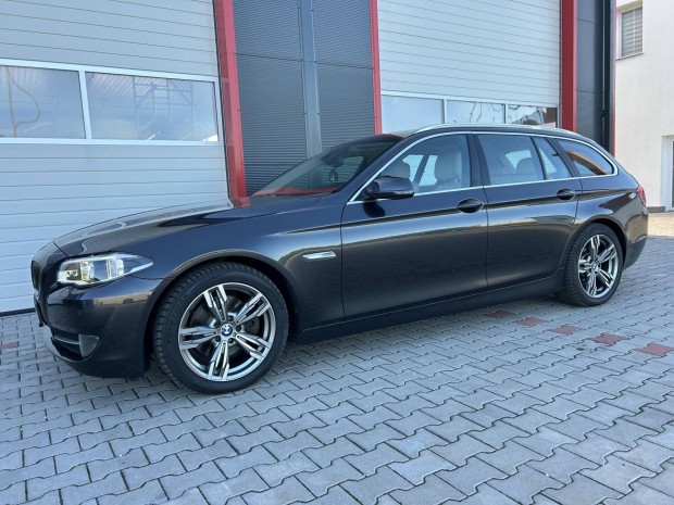 BMW 520d Touring (Automata) Br/LED Lmpa/Panor...