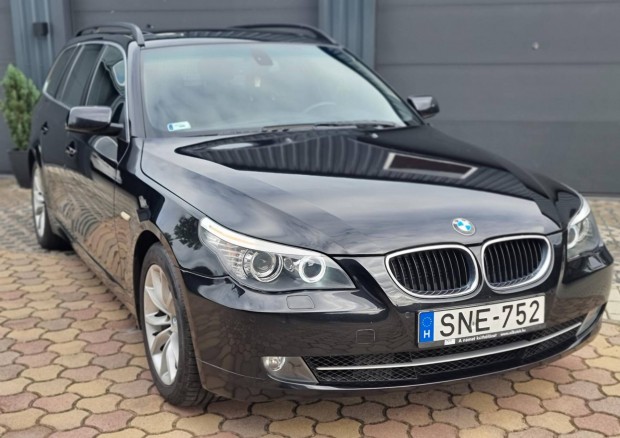 BMW 520d Touring (Automata) Rendkívül Megkímélt...