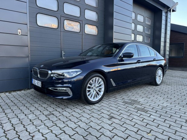 BMW 520i (Automata) Luxury LINE / Szervizknyv...