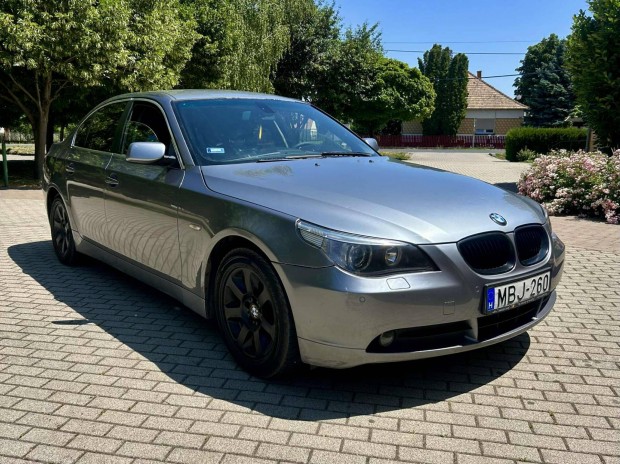 BMW 520i.......