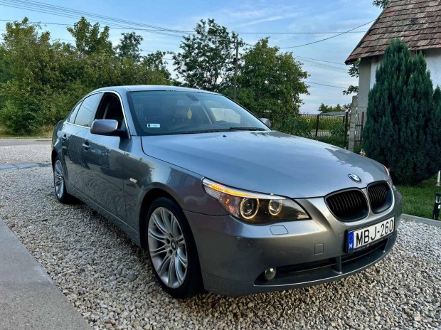 BMW 520i.......