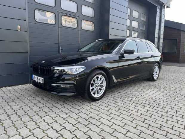 BMW 530d xdrive (Automata) Szervizknyv / LED /...