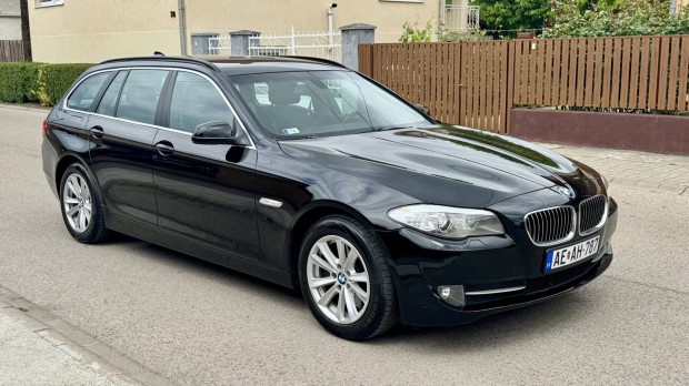 BMW 5-ÖS Sorozat 535d Touring (Automata)