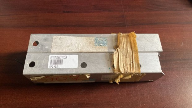 BMW 5. els� l�kh�r�t� tart� jobb �s bal 51117158873 - 51117158874