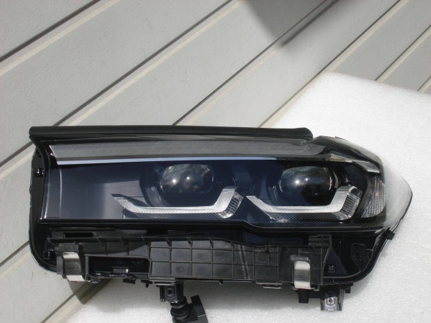 BMW 5-ös G30 G31 LCI Bal első Led Fényszóró 5A388C3-02 2021-től