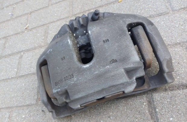 BMW 5-ös, F07, F10, 6-os, F06, 7-es, F01 jobb első féknyereg, féktuskó