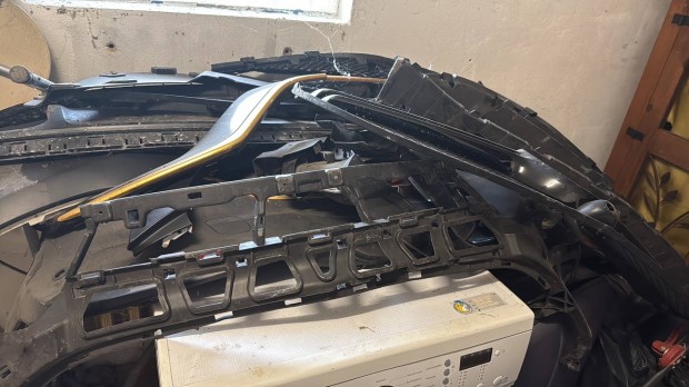 BMW 6 szria komplett hibtlan els hts lkhrt elad!