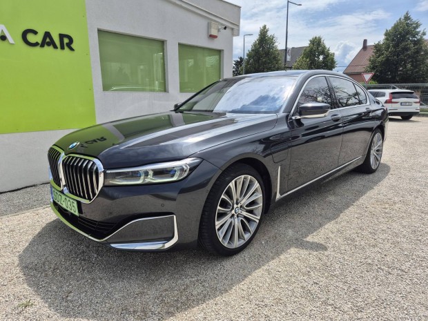 BMW 745Le xdrive (Automata) (4 személyes ) Éjje...