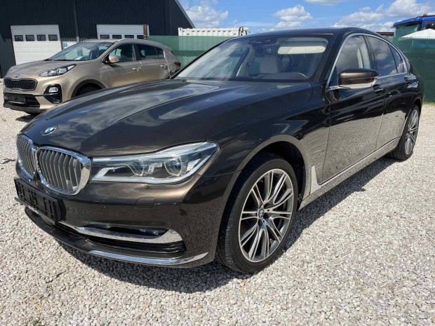 BMW 750i xdrive (Automata) V8 er. top felszere...