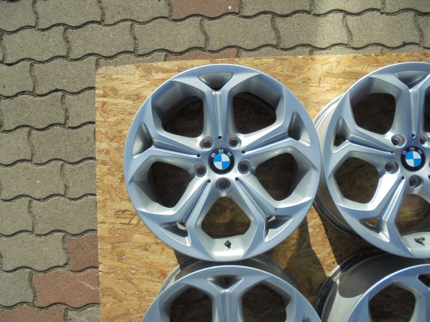 BMW 8 x 18-as alufelni kitn llapotban elad