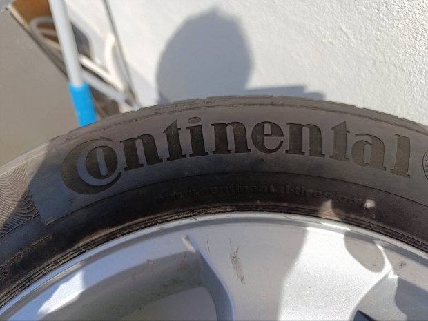 BMW Alufelni Continental nyári gumival 235 /55 R 17