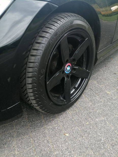 BMW Alufelni Ngyvszakos Gumikkal
