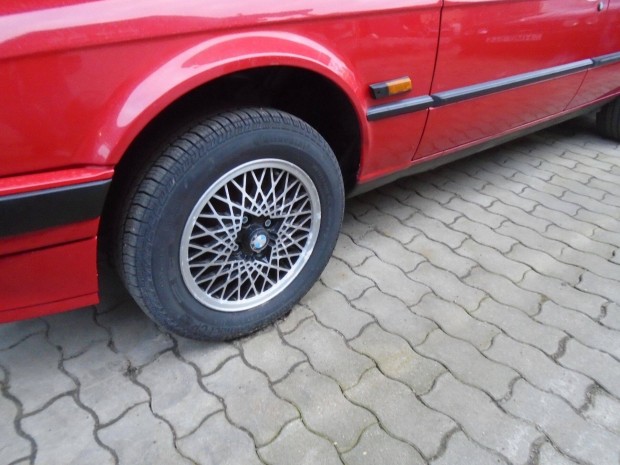 BMW E30 OZ / MSW 6,5x14 ET33 (4x100) alufelni garnitra nyri gumikkal