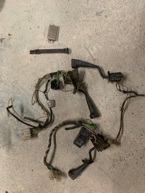 BMW E30 bajuszkapcsolk