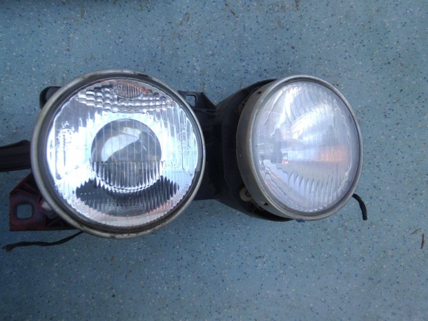 BMW E30 jobb első fényszóró Projektoros szép gyári Hella