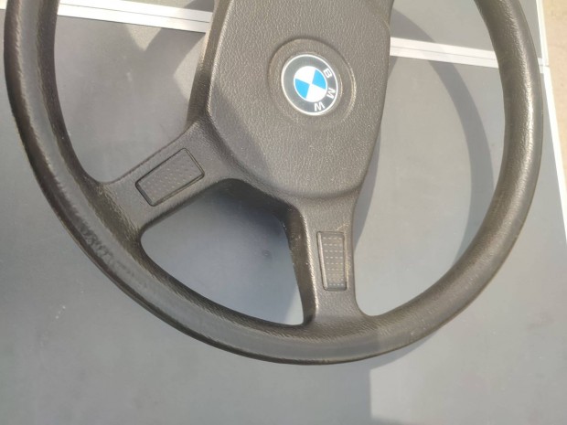 BMW E30 kormny