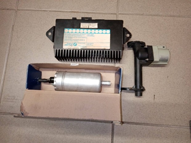 BMW E30 sound system er�s�t� / f�t�scsap / benzinpumpa