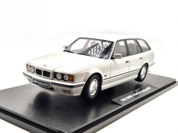 BMW E34 Touring (1996) - fehér - Triple9 - 1:18