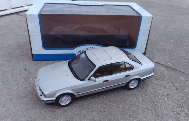 BMW E34 (1:18) gyjti fm modell.