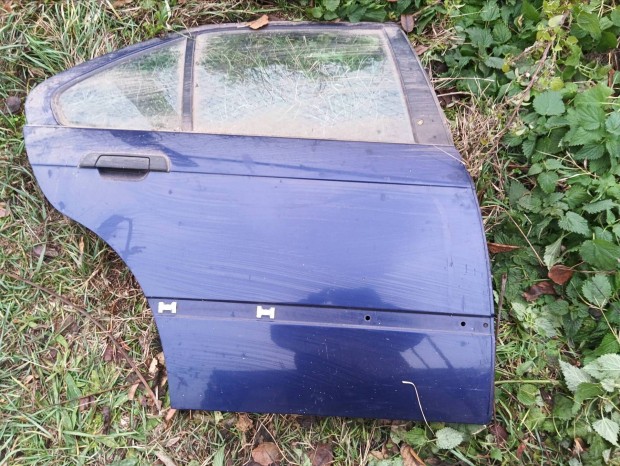 BMW E36 Sedan alaskablau jobb hátsó ajtó