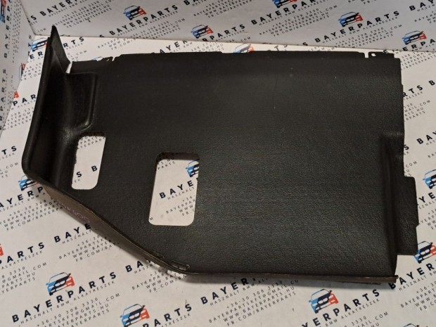 BMW E36 fekete kesztyűtartó alatti lábtér burkolat borítás