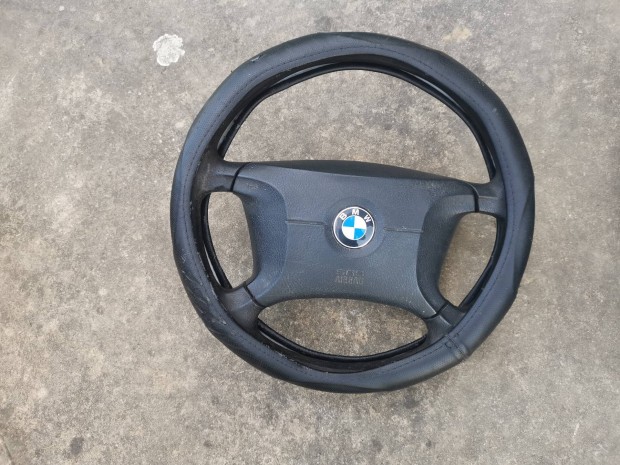 BMW E36 kormány