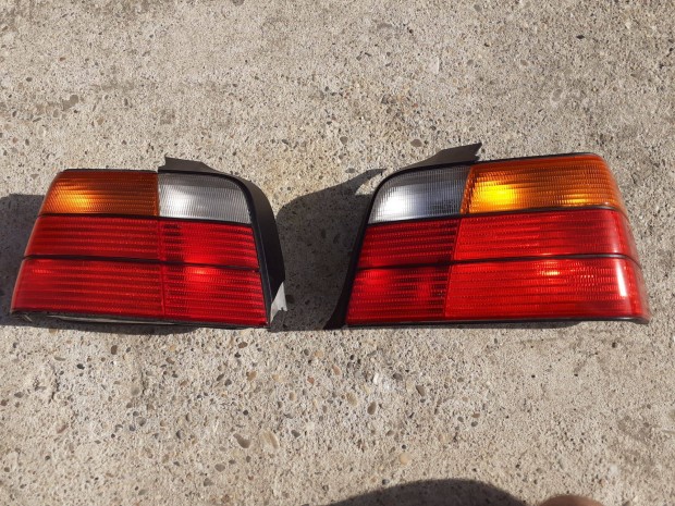 BMW E36 limuzin hátsó lámpák eladók!