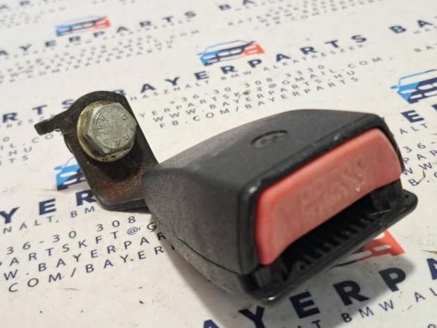 BMW E36 sedan jobb hátsó biztonsági öv csat övcsat