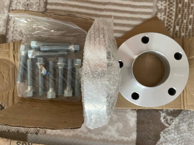 BMW E39 X5 E70 X6 E71 5x120 74.1 2 db csavarokkal j Nyomtvszlestk