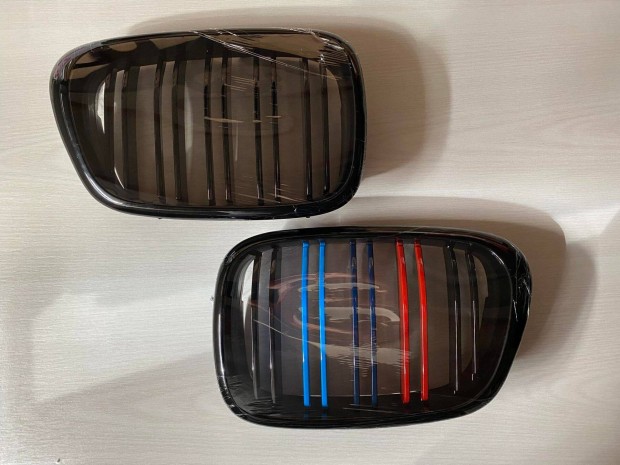 BMW E39 (5-ös BMW) díszrács / vese dupla pálcás lakk fekete /M csík
