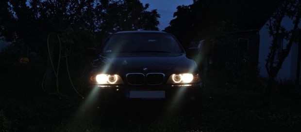 BMW E39 facelift gyári Hella Angel Eyes szett