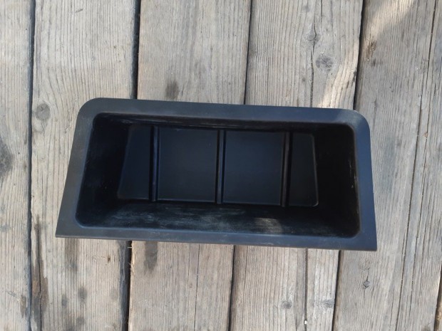 BMW E39 sedan csomagt�r csomagtart� t�rol� rekesz doboz t�lca