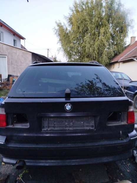 BMW E39 touring csomagtart