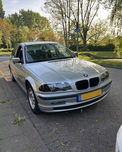 BMW E46 1998-2001-es sz�ri�hoz val� f�st�s index l�mpa p�r. 